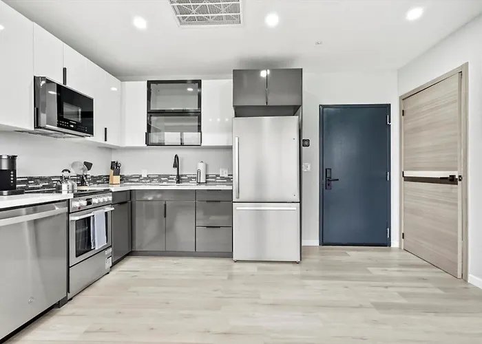 Stunning Two Bedroom Penthouse With Views Tulsa