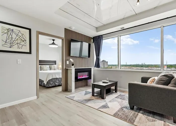 Stunning Two Bedroom Penthouse With Views 3* Tulsa